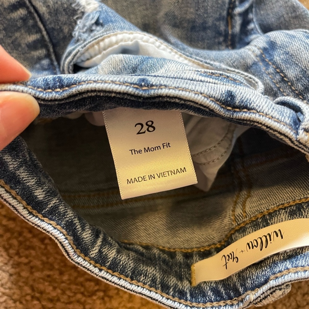 Willow & Root Size 28 The Mom Fit Jeans from buckle - Picture 4 of 4